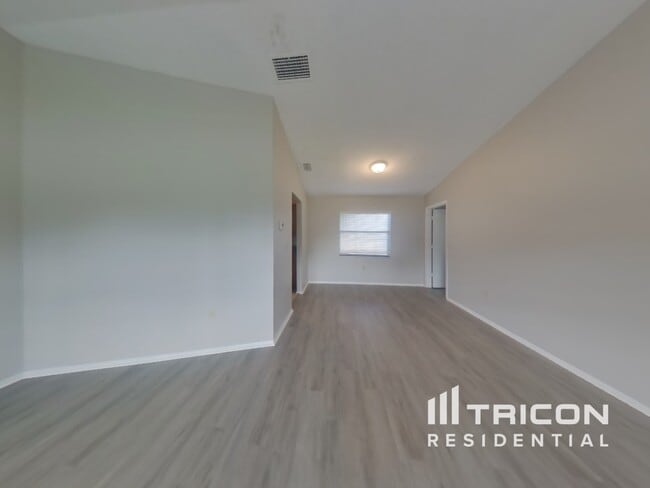 2273 Seward Cir in Sarasota, FL - Building Photo - Building Photo