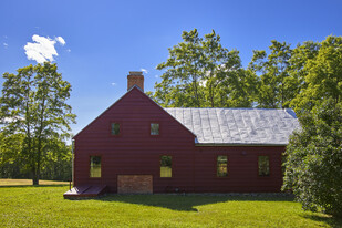 159 Pitcher Ln in Red Hook, NY - Building Photo - Building Photo