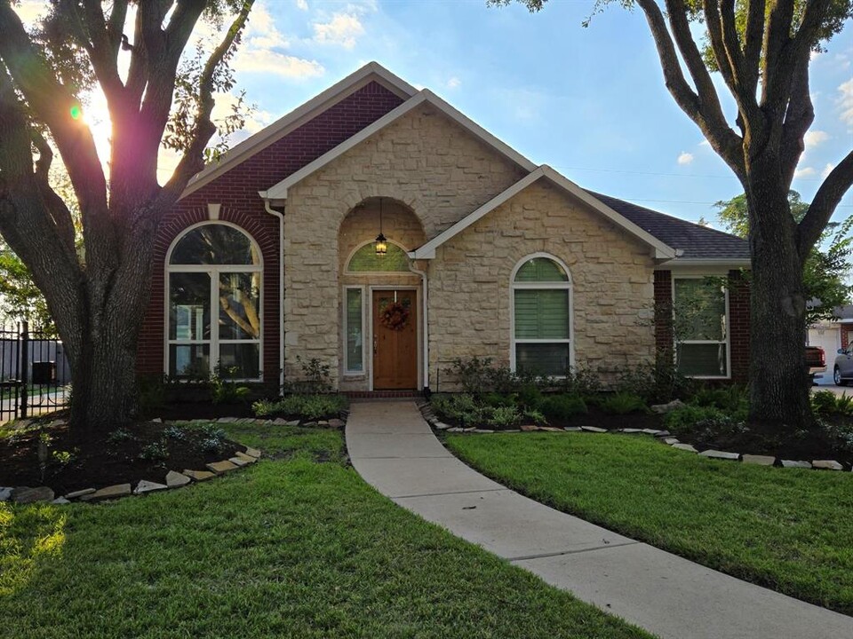 210 Carey Ridge Ct in Houston, TX - Building Photo