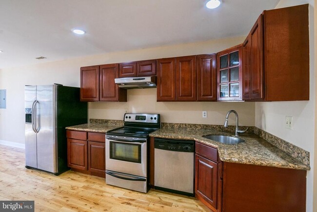 1002 S 20th St in Philadelphia, PA - Building Photo - Building Photo