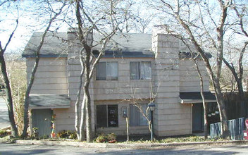 Ridge View Apartments in Austin, TX - Building Photo - Building Photo