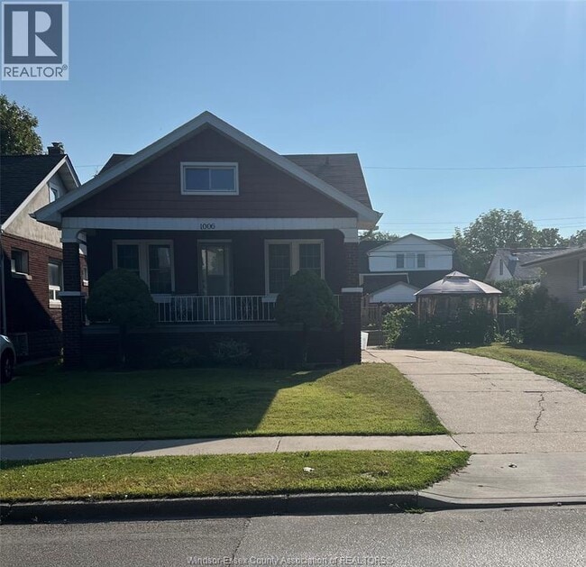 property at 1006 Pillette Rd