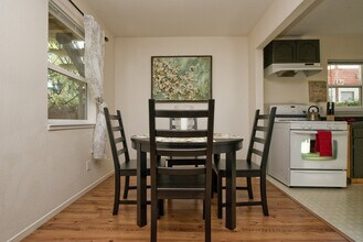 5740 MacCall St, Unit B in Oakland, CA - Building Photo - Building Photo