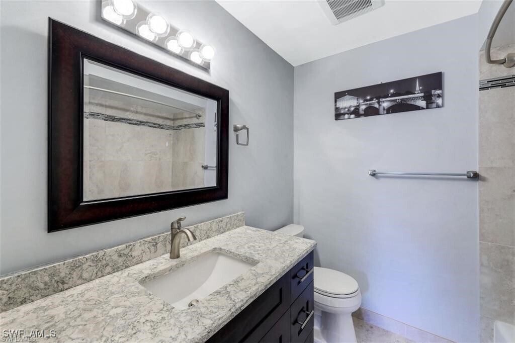 103 Teryl Rd in Naples, FL - Foto de edificio