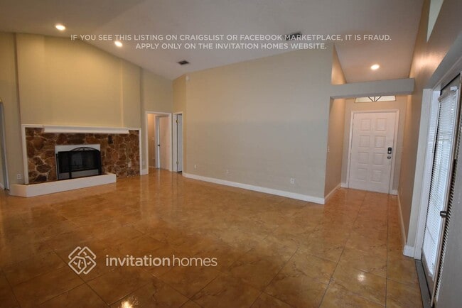1003 Pinehaven Ct in Brandon, FL - Building Photo - Building Photo