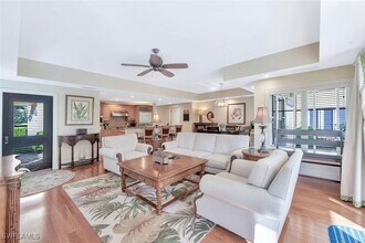 325 3rd St S in Naples, FL - Building Photo - Building Photo