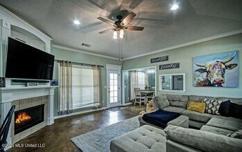 161 Harvey Crossing in Canton, MS - Foto de edificio - Building Photo