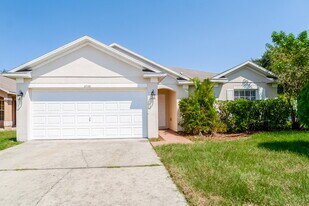 2100 Mallard Creek Cir in Kissimmee, FL - Building Photo