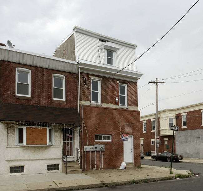 2321 Orthodox St in Philadelphia, PA - Foto de edificio - Building Photo