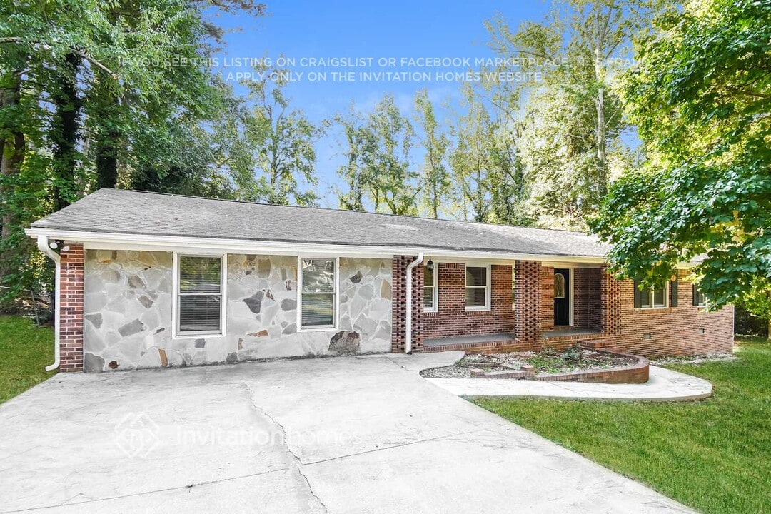 1432 Cherokee Trail NW in Lawrenceville, GA - Building Photo