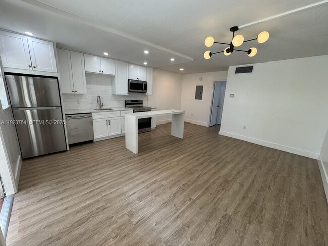 1720 Cleveland St in Hollywood, FL - Building Photo - Building Photo