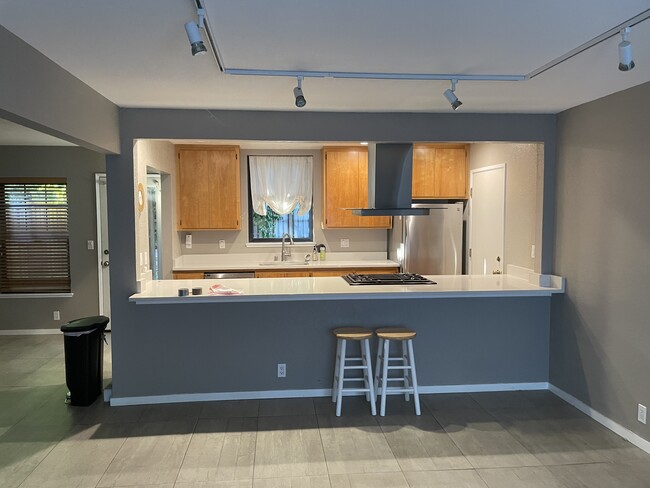 2314 Amapola Dr in Davis, CA - Building Photo - Building Photo