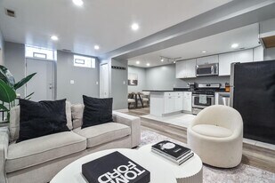 3018 N Clybourn Ave in Chicago, IL - Building Photo