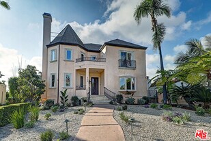 209 S Anita Ave in Los Angeles, CA - Building Photo