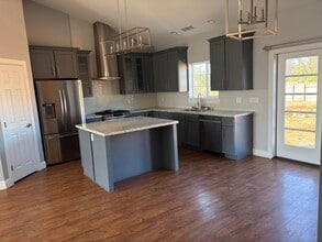 6404 Clark Rd in Paradise, CA - Building Photo - Building Photo