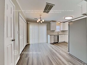 7907 Lauren Kay Ct in Charlotte, NC - Building Photo - Building Photo