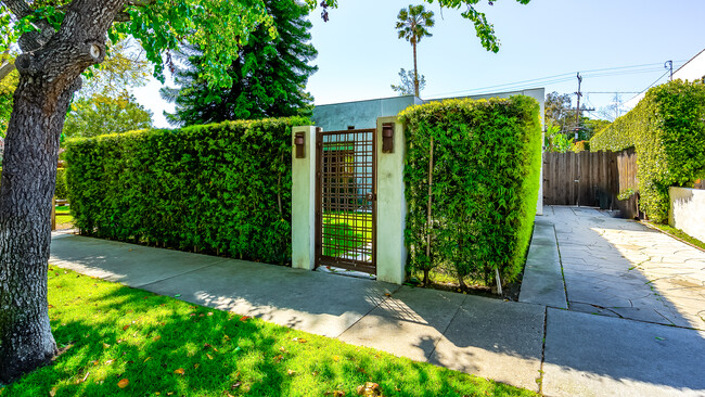 917 N La Jolla Ave in West Hollywood, CA - Building Photo - Building Photo