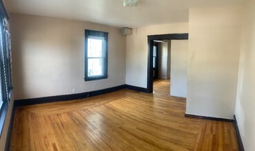 2 N Main St in Webster, MA - Building Photo - Building Photo