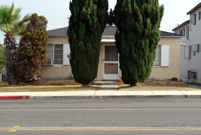 703 E Grand Ave in El Segundo, CA - Building Photo - Building Photo