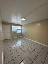 5797 Flagler St in Hollywood, FL - Building Photo - Building Photo