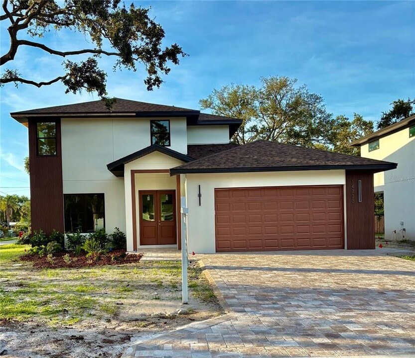 14733 Sunset Dr in Largo, FL - Building Photo