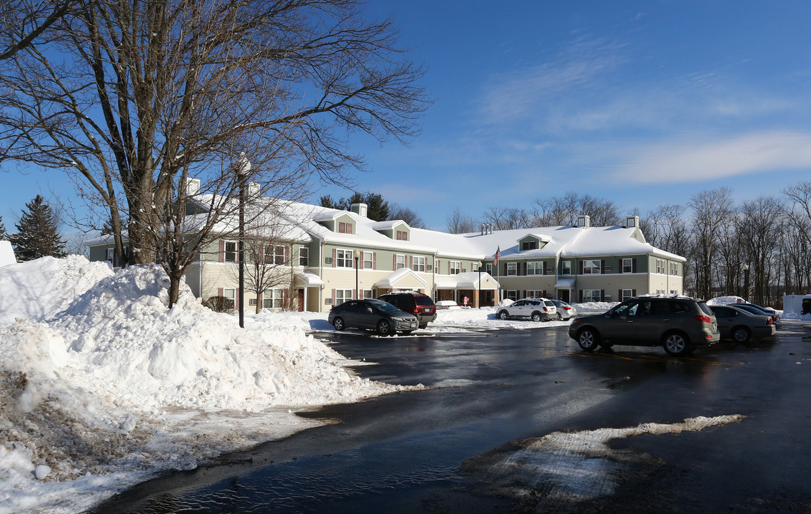 Highland Square in Schenectady, NY - Building Photo