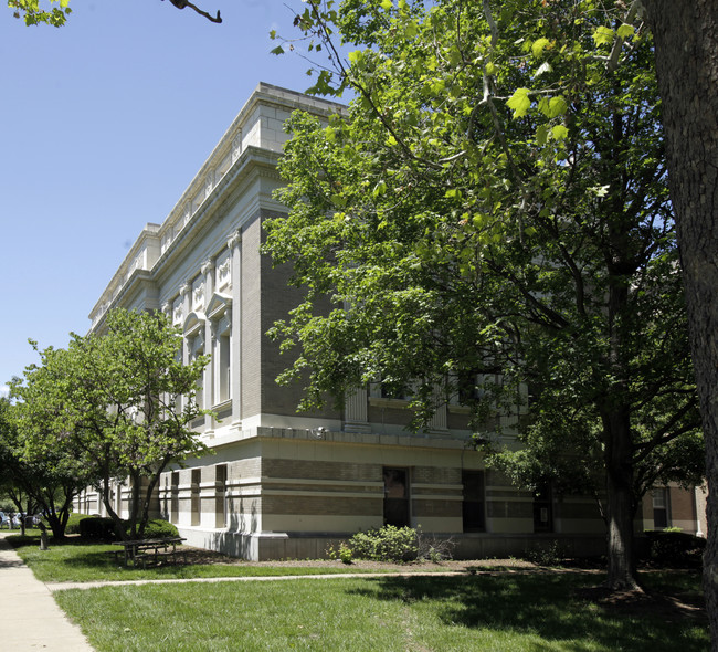 Lewis Center in University City, MO - Building Photo - Building Photo