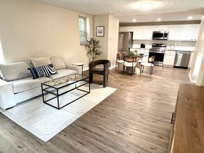 6219 Bedford St in Cincinnati, OH - Building Photo - Building Photo