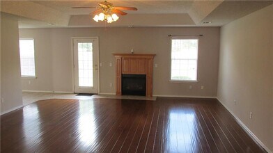 1902 SW Spruce Rd in Bentonville, AR - Building Photo - Building Photo