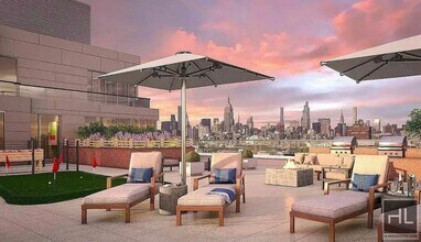 EAST 2ND ST, Unit 8B in New York, NY - Foto de edificio - Building Photo