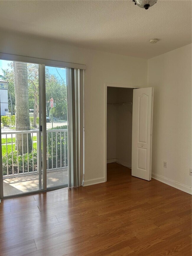4311 SW 160th Ave in Miramar, FL - Building Photo - Building Photo