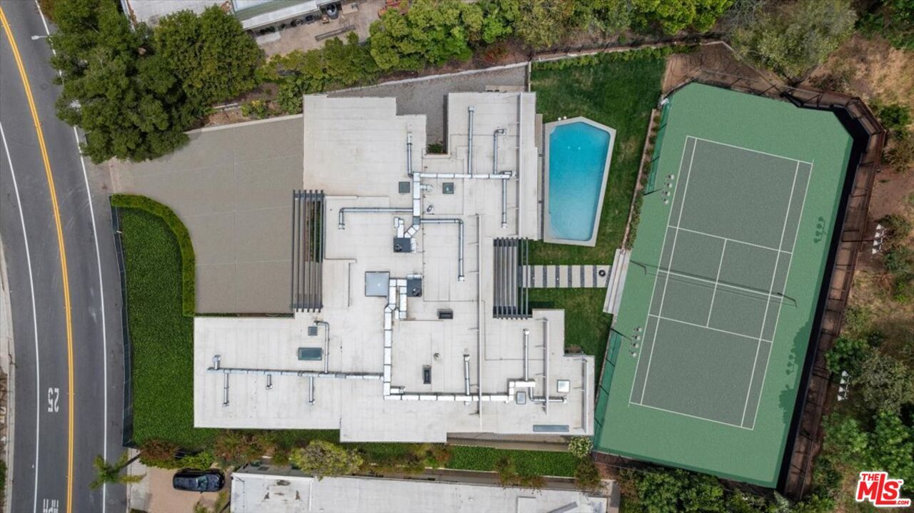 1836 Loma Vista Dr in Beverly Hills, CA - Building Photo