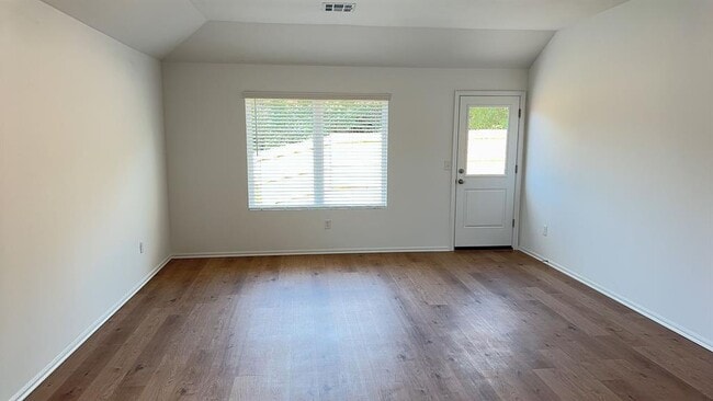 3433 Little Creek Dr in Mustang, OK - Building Photo - Building Photo