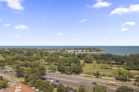 3950 N Lake Shore Dr, Unit 1608 in Chicago, IL - Building Photo - Building Photo