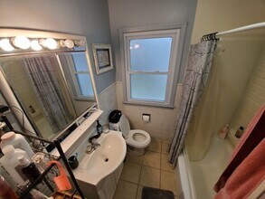 44 W Chisholm St in Duluth, MN - Building Photo - Building Photo