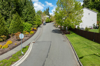 12214 NE 203Rd ST in Bothell, WA - Building Photo - Building Photo