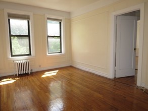 134 Haven Ave in New York, NY - Building Photo - Interior Photo