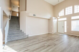 1102 Broomfield Dr in Henderson, NV - Building Photo - Building Photo