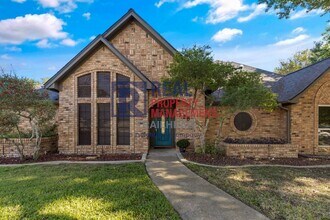 328 Kenshire Dr in Benbrook, TX - Building Photo - Building Photo