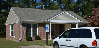 New Lebanon Village II in Spring Grove, VA - Building Photo