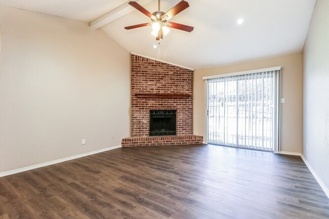 2808 Barnes Dr in Denton, TX - Building Photo - Building Photo