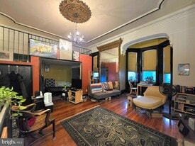 1210 S Broad St, Unit 2F in Philadelphia, PA - Building Photo