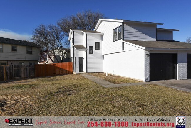 1235 Royal Crest Dr in Killeen, TX - Building Photo - Building Photo