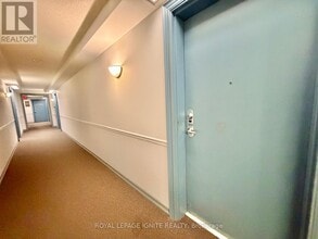 128 Aspen Springs Dr in Bowmanville, ON - Building Photo - Building Photo