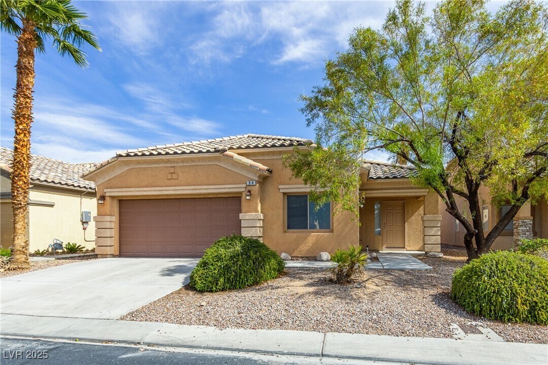 94 Cora Hills Ct in Las Vegas, NV - Foto de edificio
