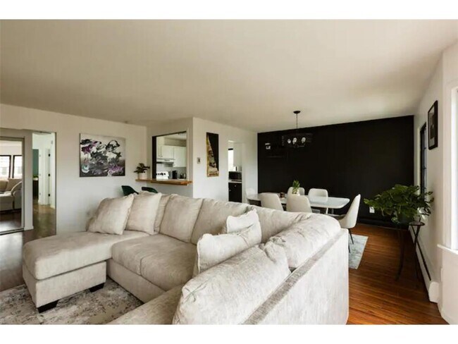 3023 Lynn Ave, Unit 22 in Minneapolis, MN - Building Photo - Building Photo