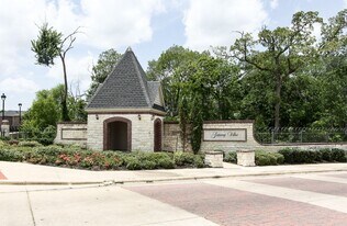 Perfect 3/3.5 Townhomes Available for Augu in College Station, TX - Building Photo