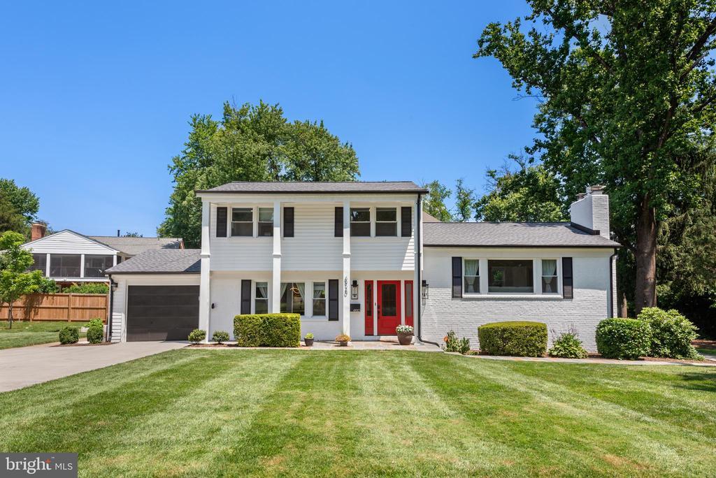 6920 Poppy Dr in McLean, VA - Building Photo