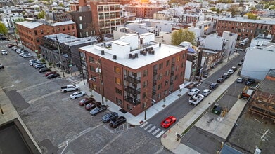 2413 Frankford Ave, Unit 1 in Philadelphia, PA - Foto de edificio - Building Photo