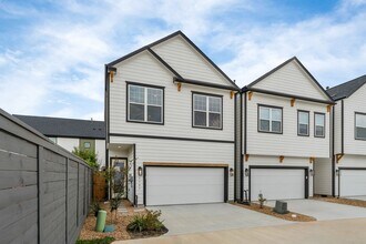 5903 Wheatley Holw Ln in Houston, TX - Building Photo - Building Photo